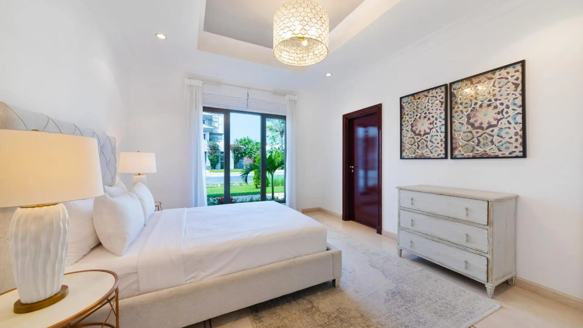 Frond K, Beachfront Signature Villas, Palm Jumeirah - Mint Stay دبي 0*,  الإمارات العربية المتحدة