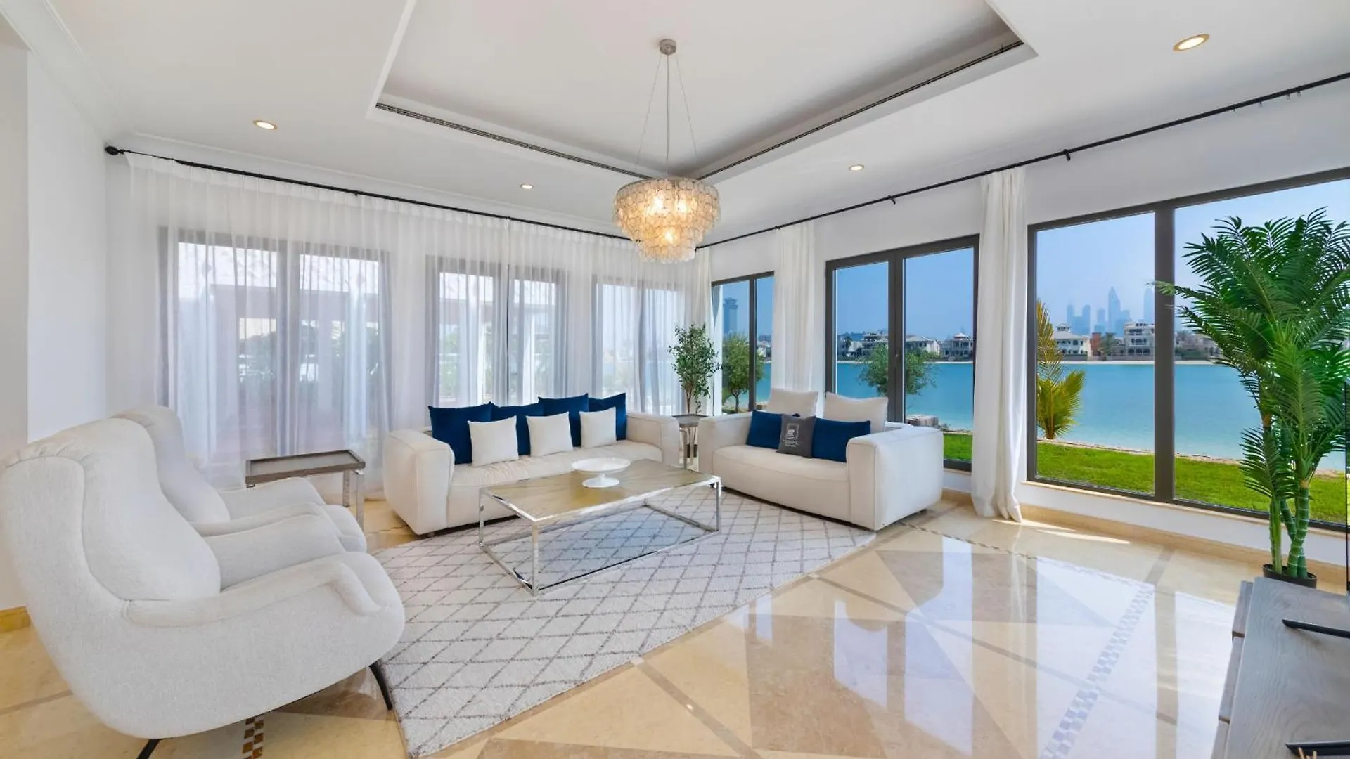 Frond K, Beachfront Signature Villas, Palm Jumeirah - Mint Stay دبي
