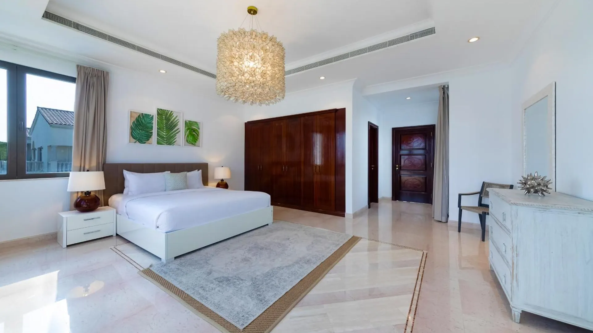 Frond K, Beachfront Signature Villas, Palm Jumeirah - Mint Stay دبي