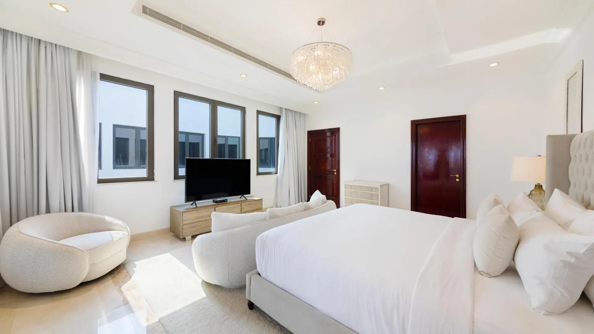 Frond K, Beachfront Signature Villas, Palm Jumeirah - Mint Stay دبي