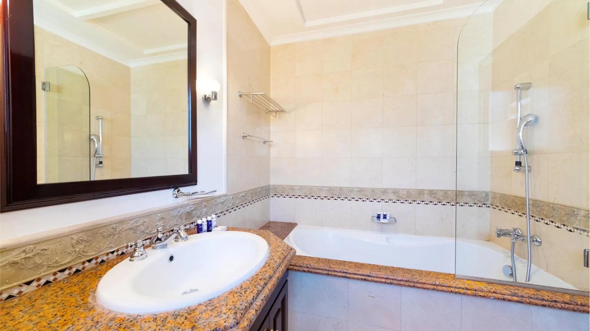 Frond K, Beachfront Signature Villas, Palm Jumeirah - Mint Stay دبي 0*,  الإمارات العربية المتحدة